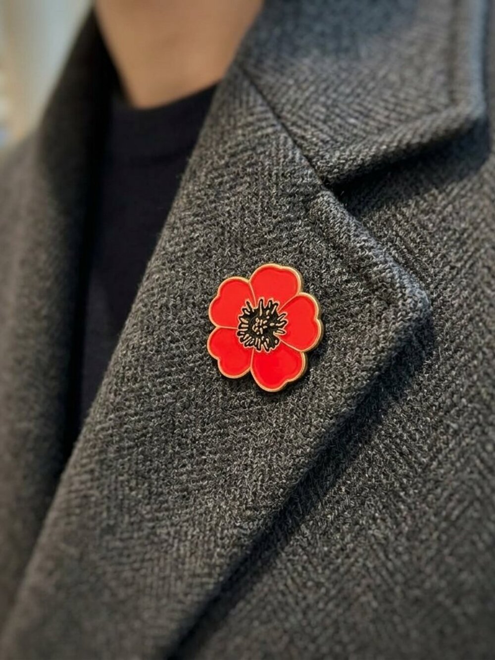 Red Flower Brooch - Picture 1 of 3
